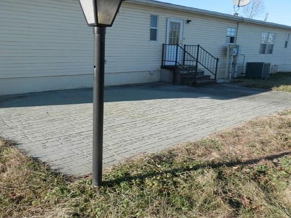 5th image of 51 Dora Dr