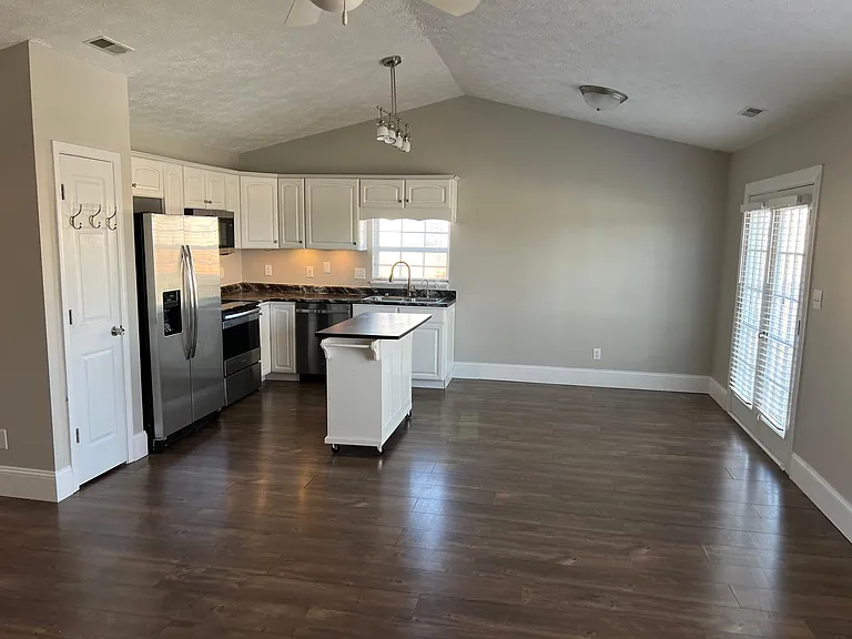 2047 Ferdinand Ct — Photo 6