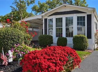 6 Five Elms Cir, Coventry, RI 02816