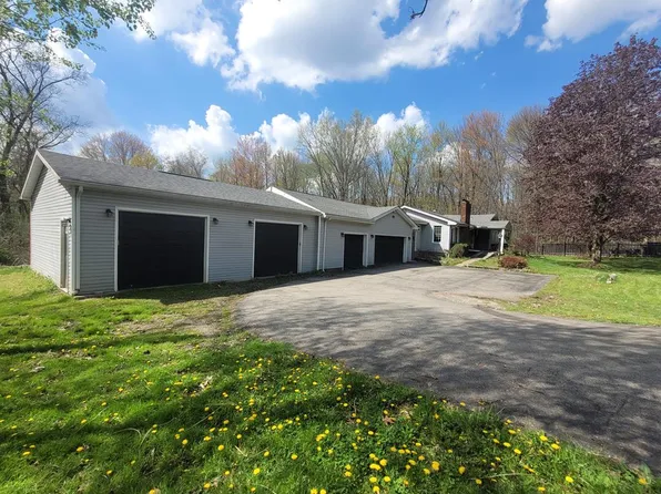 1310 S Hermitage Rd, Hermitage, PA 16148