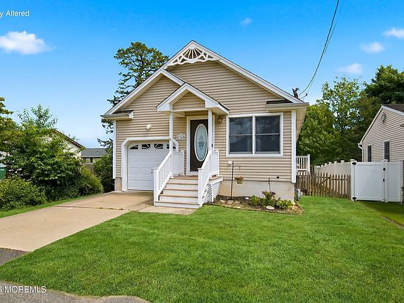 2nd image of 1349 Longboat Avenue