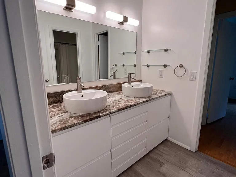 2803 Newton Ct — Photo 4