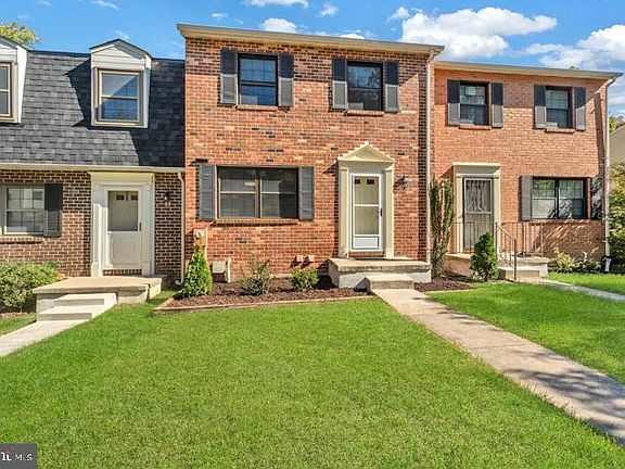 2nd image of 5 Shady Hill Ct
