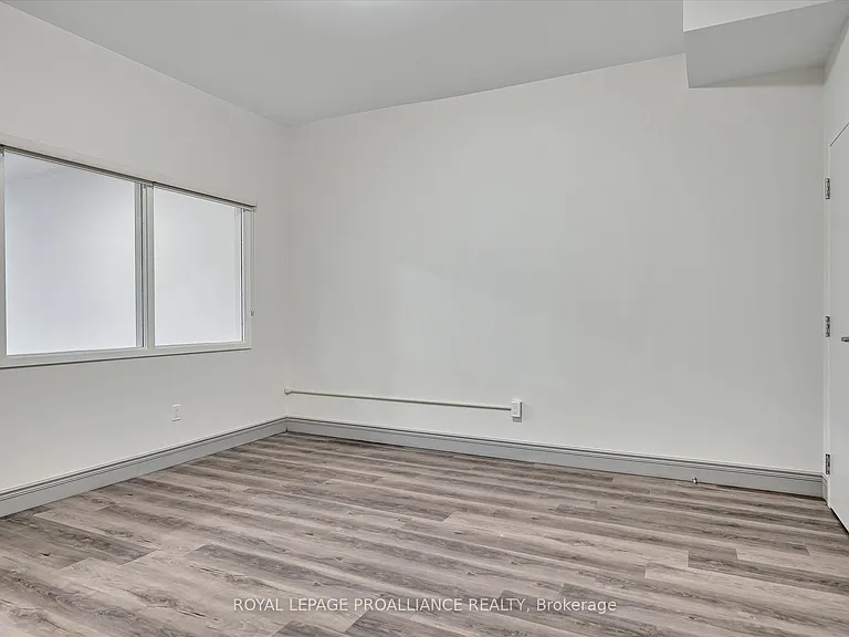 380 George St N #1B — Photo 16
