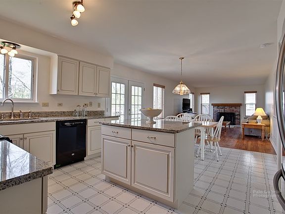 5th image of 18117 W Banbury Dr
