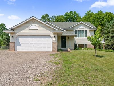 5242 Evergreen Trl, North Branch, MN, 55056