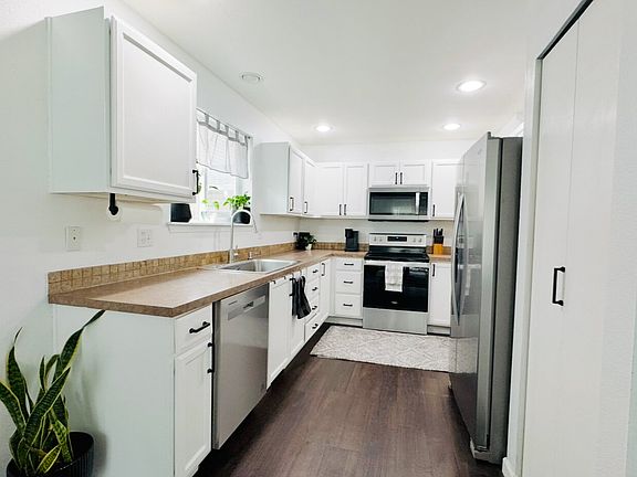 4th image of 10416 198th Street Ct E