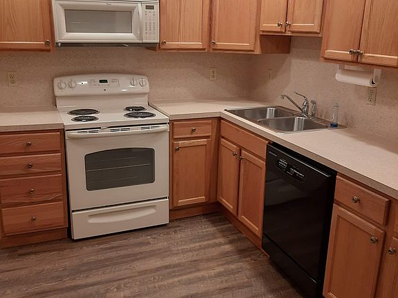 3rd image of 4421 Clark St #2-B