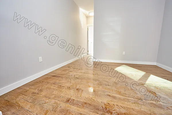 Rented by Genik Group Corp | media 25