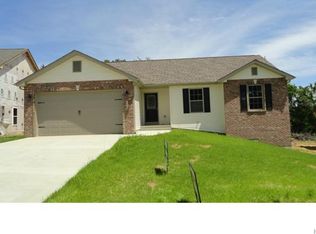 592 Crestfall Dr, Washington, MO 63090