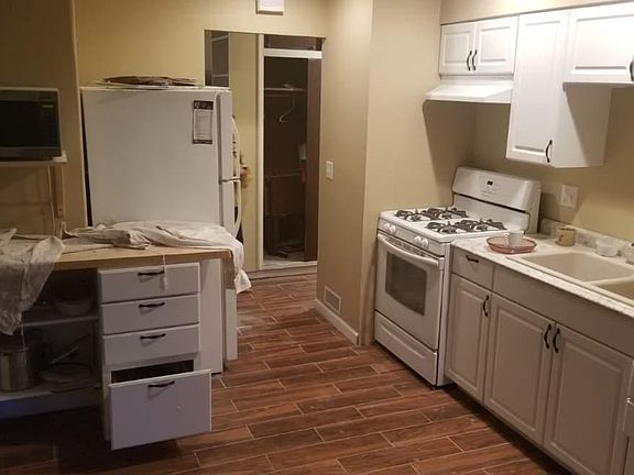 3rd image of 6828 Woodmar Ave