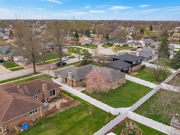 3rd image of 7928 W Sequoia Ct