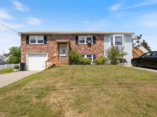 8 Chesley Avenue, Somersworth, NH 03878