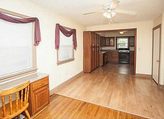 5th image of 928 N Grove St