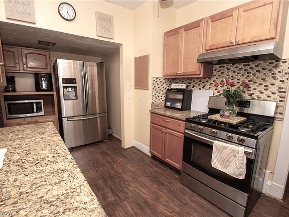 2nd image of 3425 Highview Ave