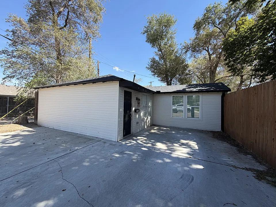 2607 Elgin Ave