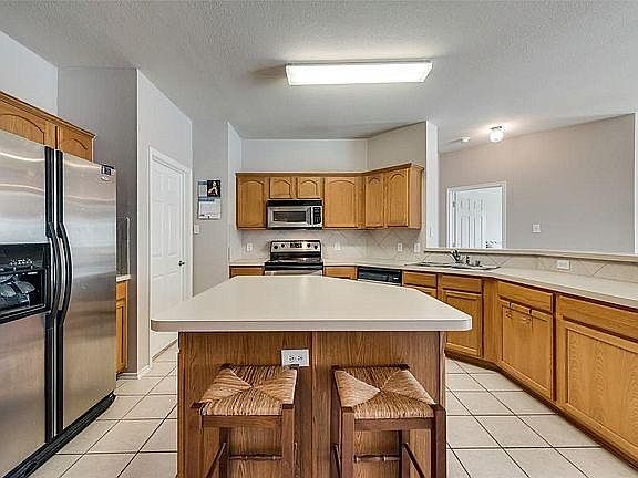 5th image of 9809 Hedge Bell Dr