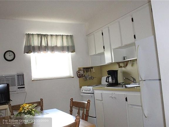 4th image of 4209 El Mar Dr #6