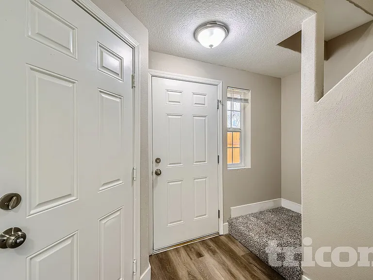 8617 NE 25th Cir — Photo 3