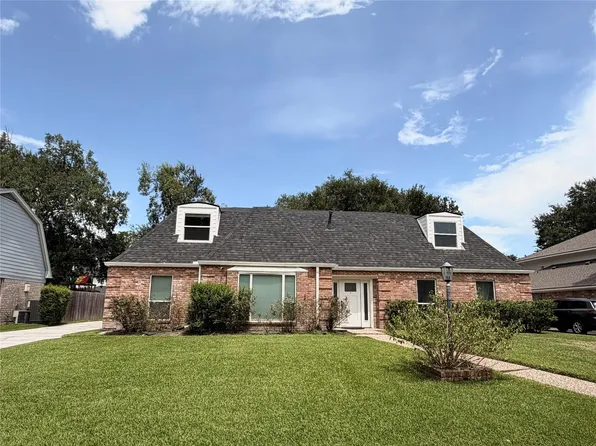 919 Longview Dr, Sugar Land, TX 77478