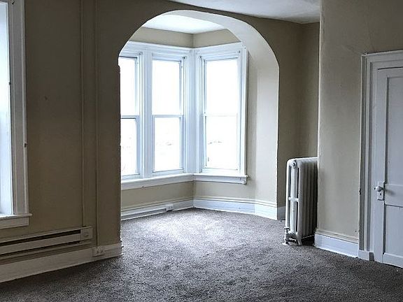 3rd image of 32 E Washington St APT 1