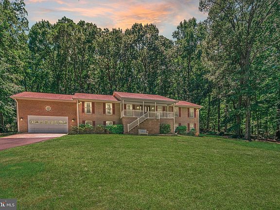 2nd image of 4066 Rolling Hills Dr