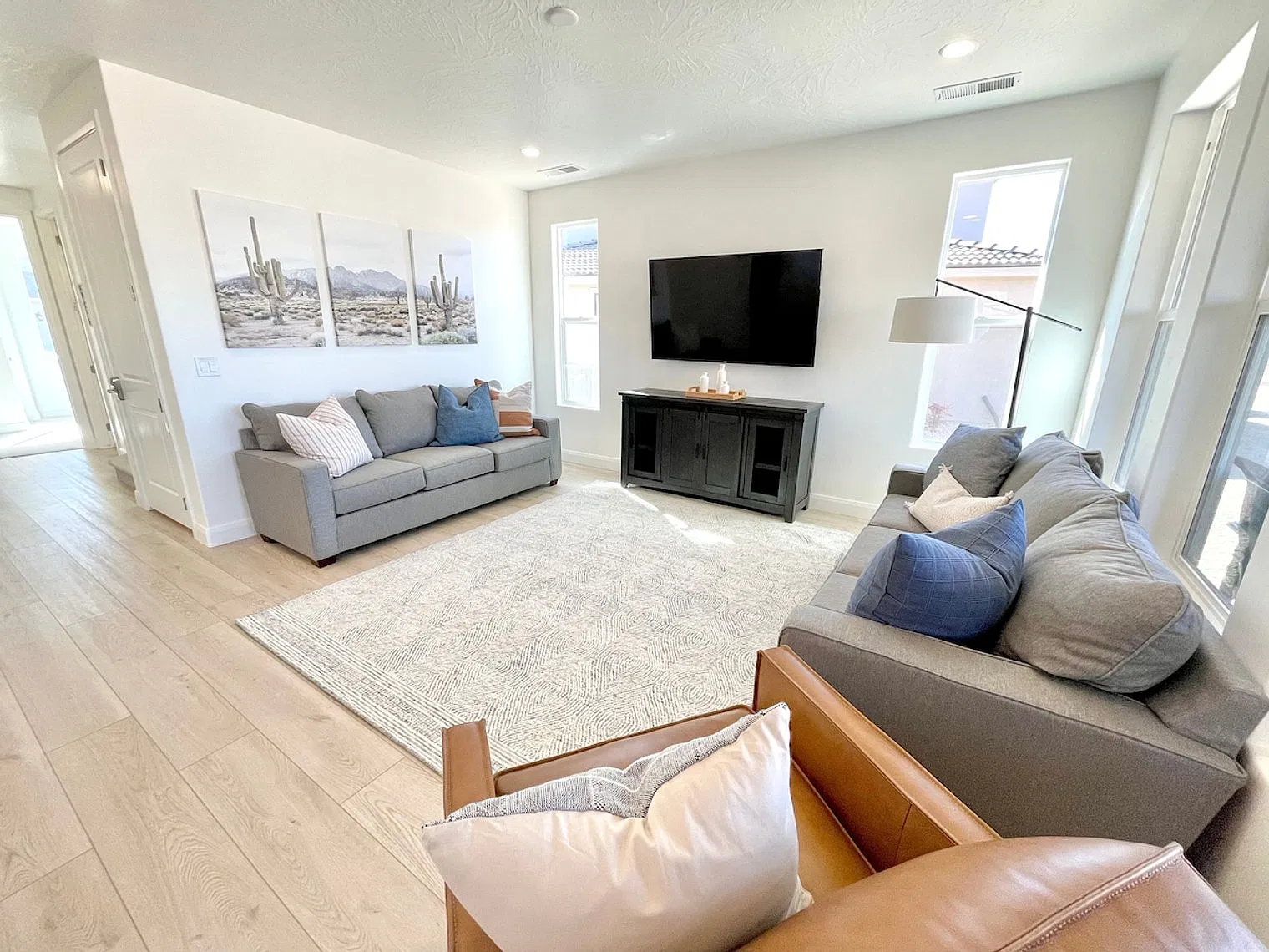5 bed, 5.0 bath, 2755 sqft, $7,765 — Photo 1