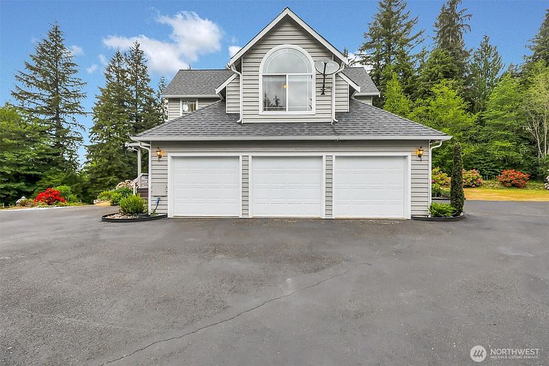 4th image of 11616 296th Avenue NE