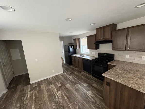 8889 Briarwood Ave, Kalamazoo, MI 49009