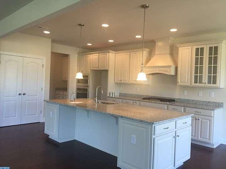 2nd image of 803 Sam Ln