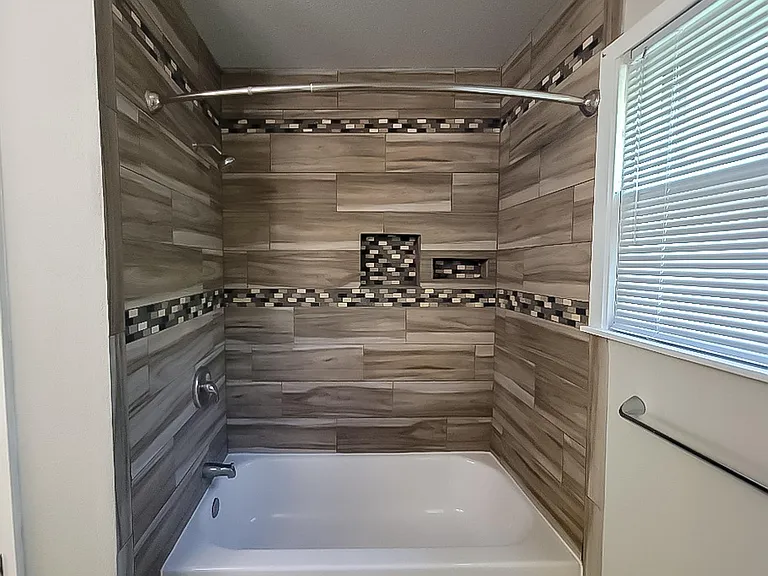 1225 Harrison Ln — Photo 12