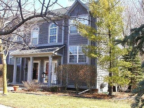 MLS_1 Front exterior end unit.JP