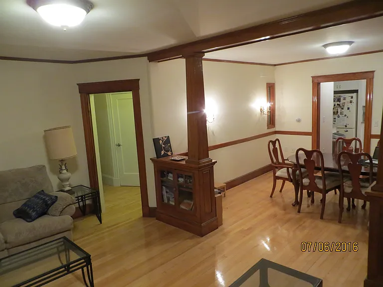 37 Spring St — Photo 2