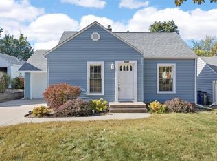 1433 Wildwood Dr NE, Cedar Rapids, IA 52402