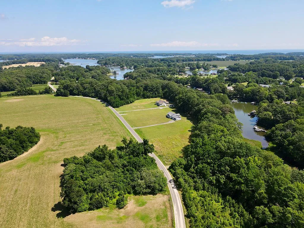 49 Oyster Point Dr photo 1