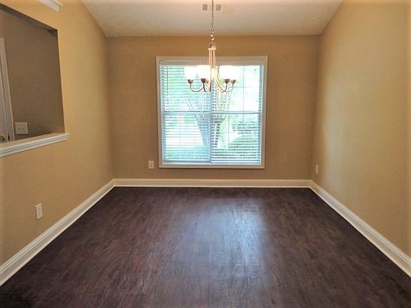3rd image of 2380 Laurel Pointe Ln