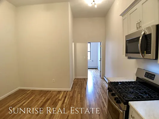 Rented by Sunrise Real Estate | media 32