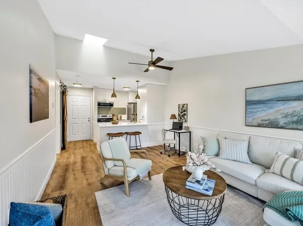 62 N Fletcher, Brewster, MA 02631