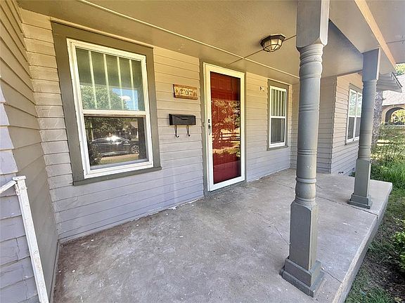 2nd image of 207 S Park Rd