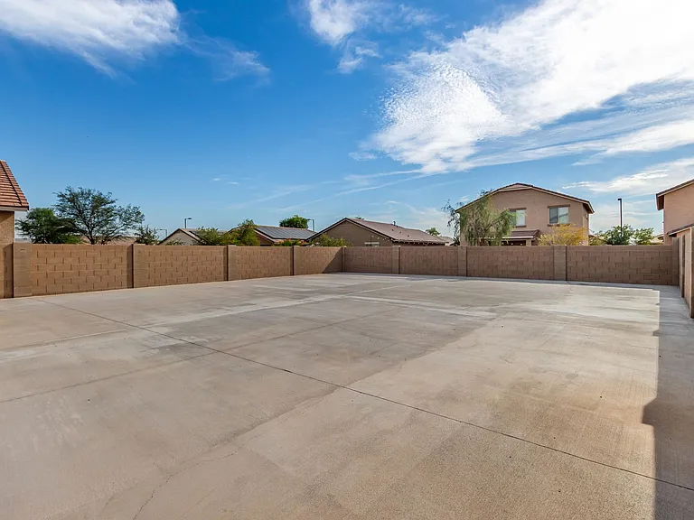 24409 W Sheraton Ln — Photo 39