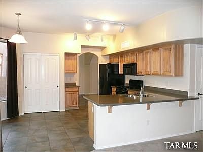 3rd image of 523 E Camino Del Abeto