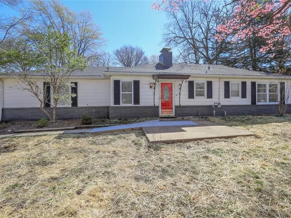 10001 E 31st St, Independence, MO 64052