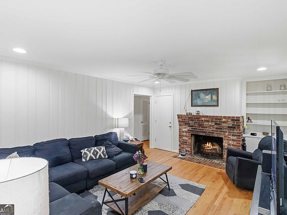 4th image of 2940 Stonegate Trl