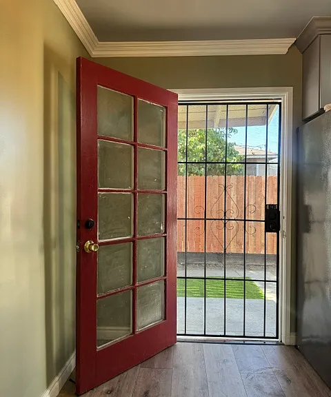 7726 Pickering Ave #D — Photo 11