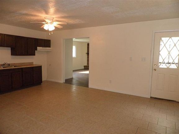 5th image of 4855 Vanguard Ave