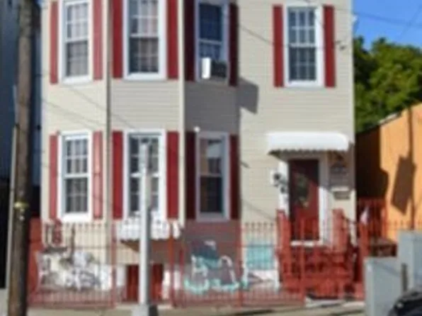 921 Paterson Plank Road image 1 of 17