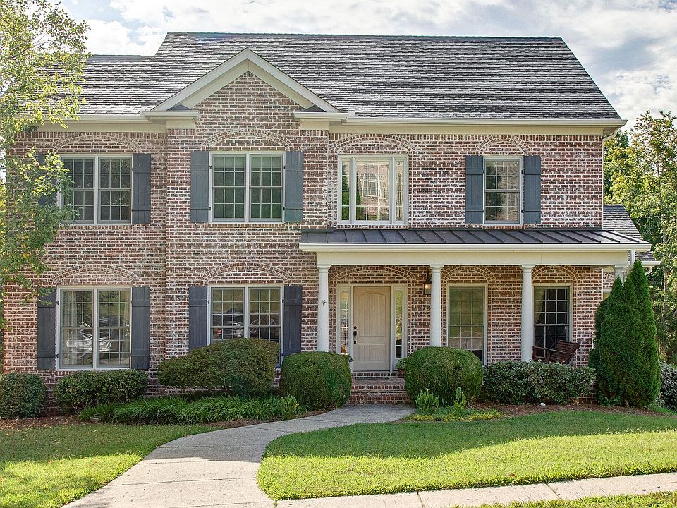 1st image of 804 Aldwych Cir