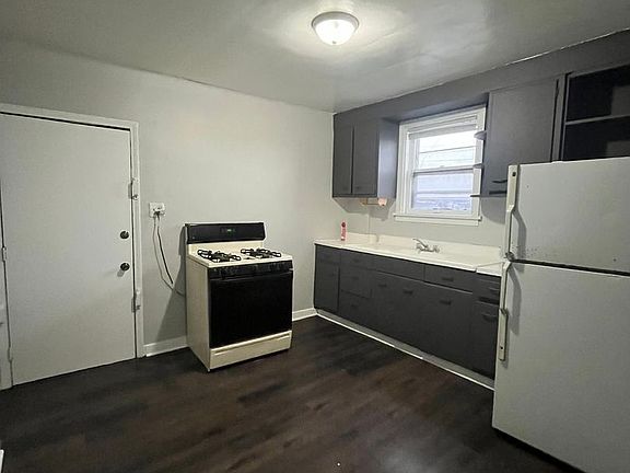 2nd image of 4030 Pulaski St Floor 2