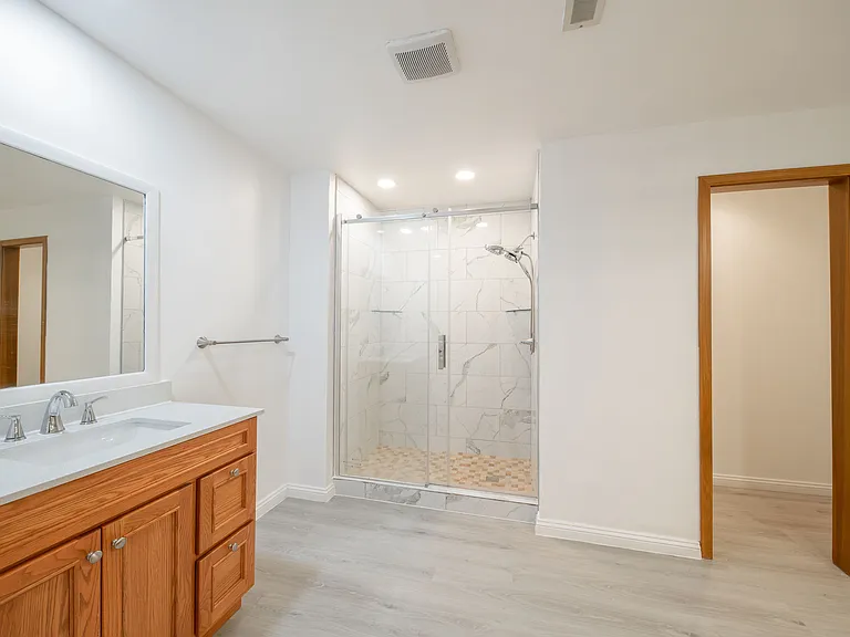 5751 Som Center Rd — Photo 19