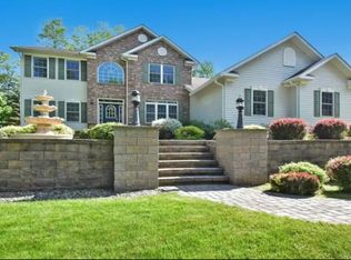297 Echo Lake Rd, Tobyhanna, PA 18466